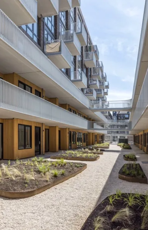 Monoma Plaza
